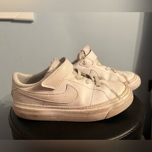 NIKE Court Legacy Sneakers size 10 Toddler Low Top White Boys and Girls unisex